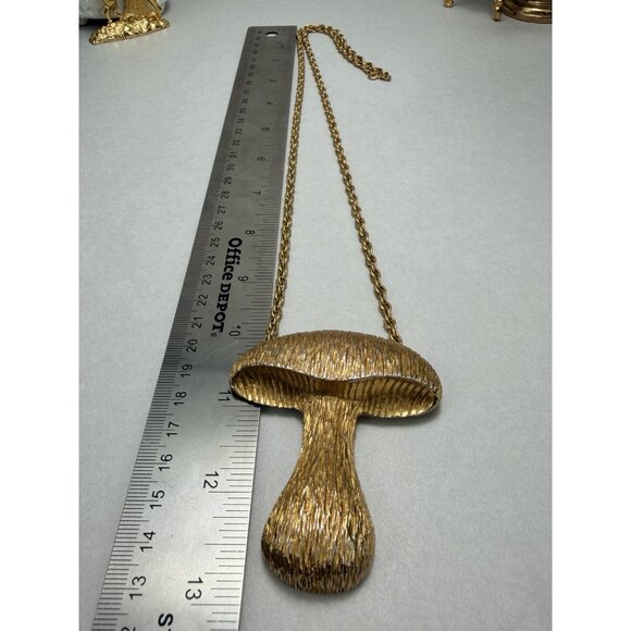 Vintage Gold Tone Mushroom Statement Pendant Necklace Unsigned MCM - Picture 7 of 7